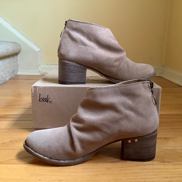 Beek Eaglet Suede Ankle Boots Stone SZ 9 - Picture 1 of 16